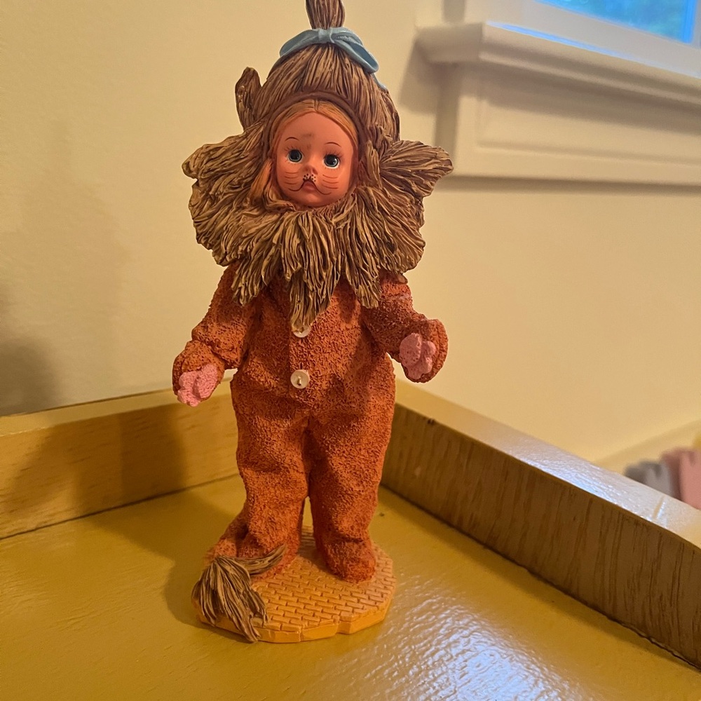 Madame Alexander - Wizard Of Oz Figurine Cowardly Lion